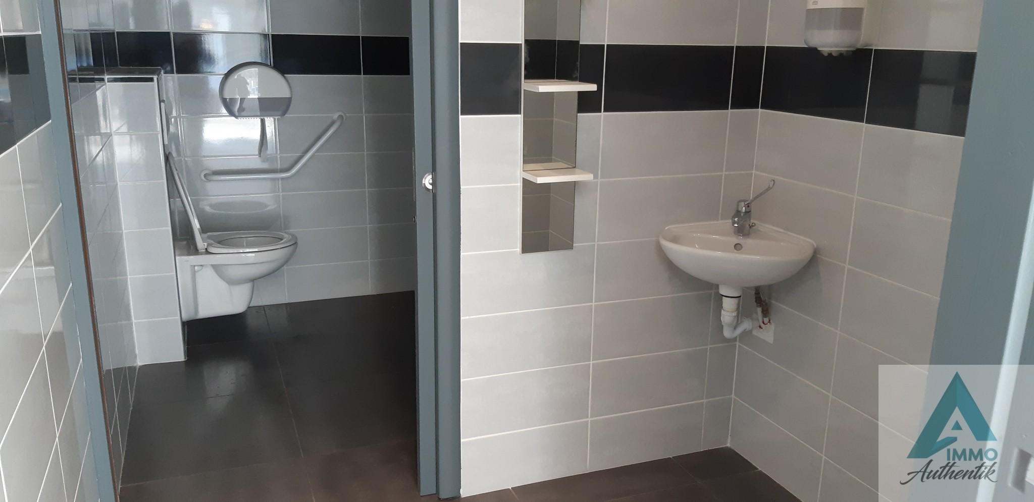 13360 ROQUEVAIRE LOCAL COMMERCIAL 74.56 m2 DEUX PIECES QUARTIER  PONT DE JOUX — photo 5