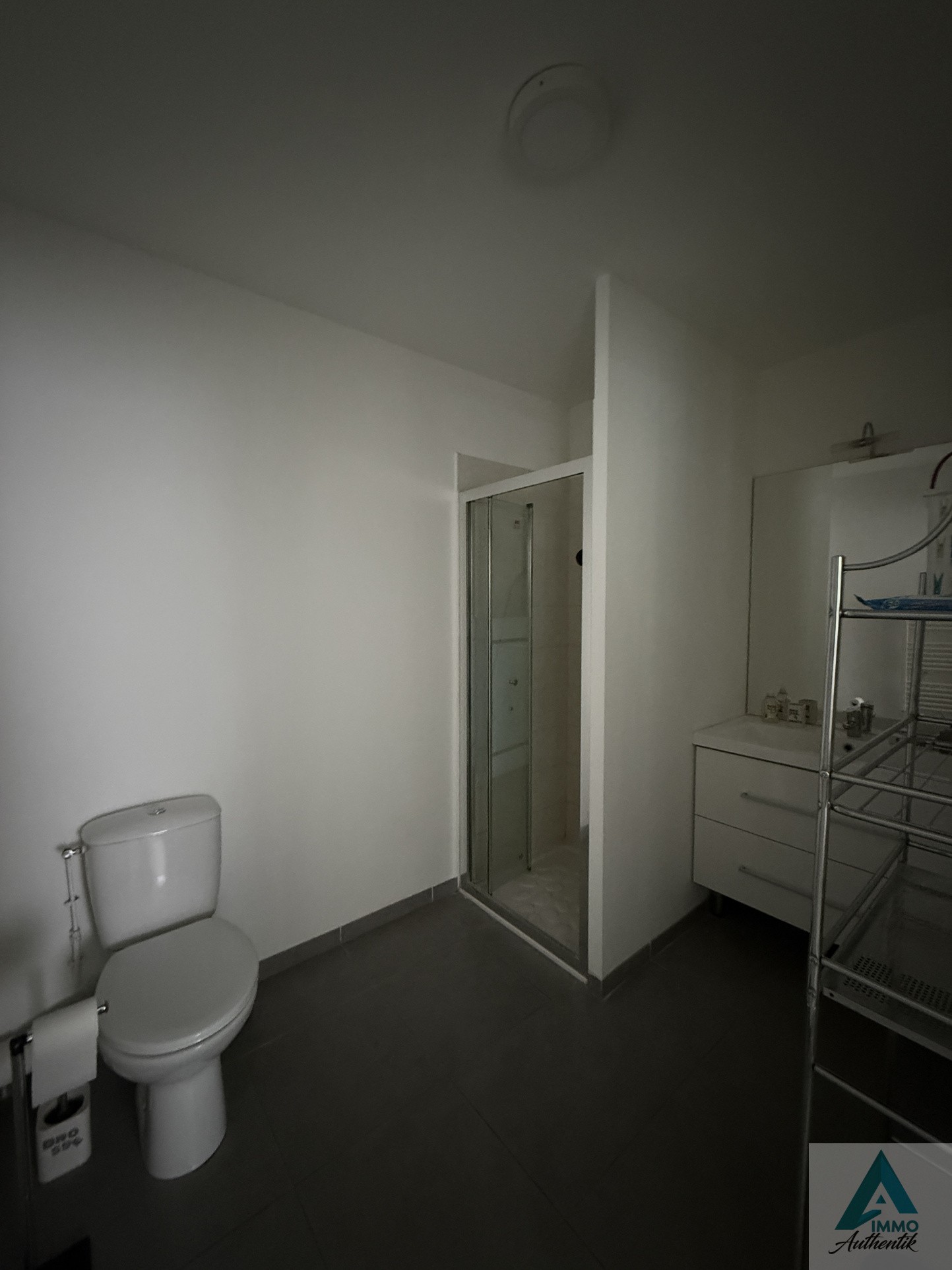 TRÈS BEAU TYPE 2 MEUBLÉ AVEC BALCON — photo 3