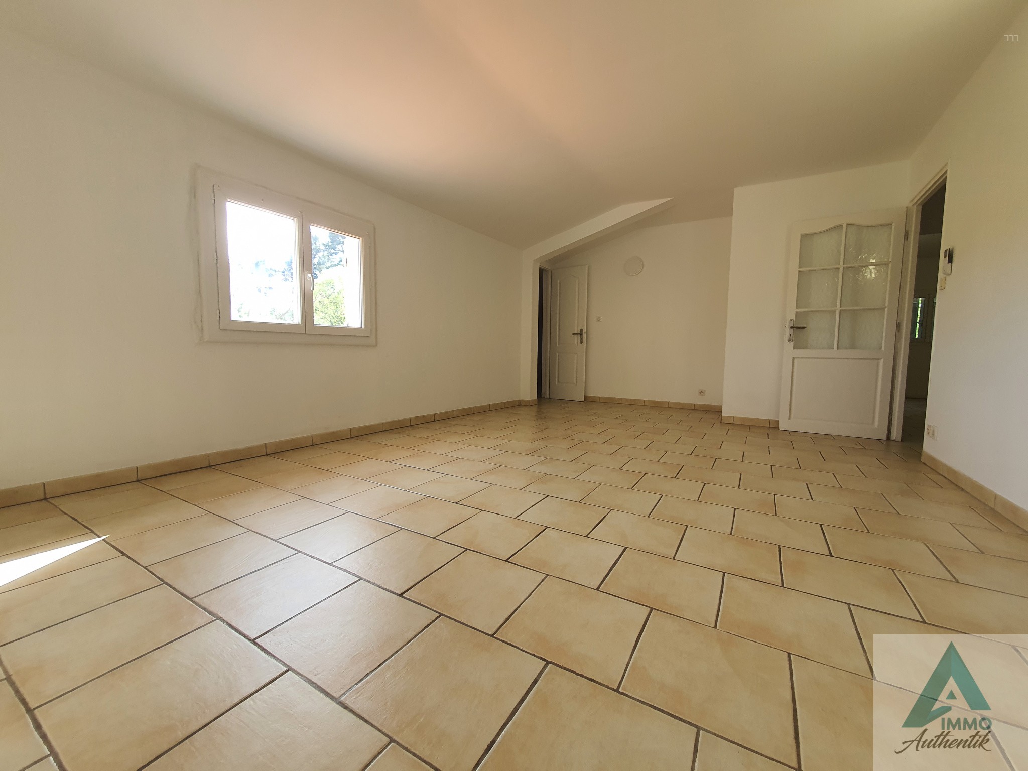 ROQUEVAIRE   CHEMIN FONTETE — photo 3