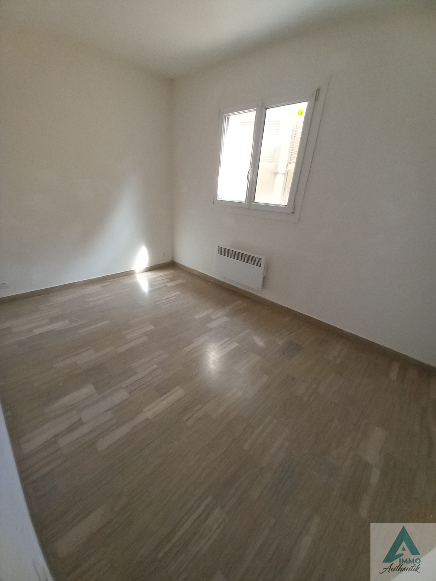 13720 LA BOUILLADISSE APPARTEMENT 5 PIECES  BALCON TERRASSE JARDIN STATIONNEMENT — photo 12