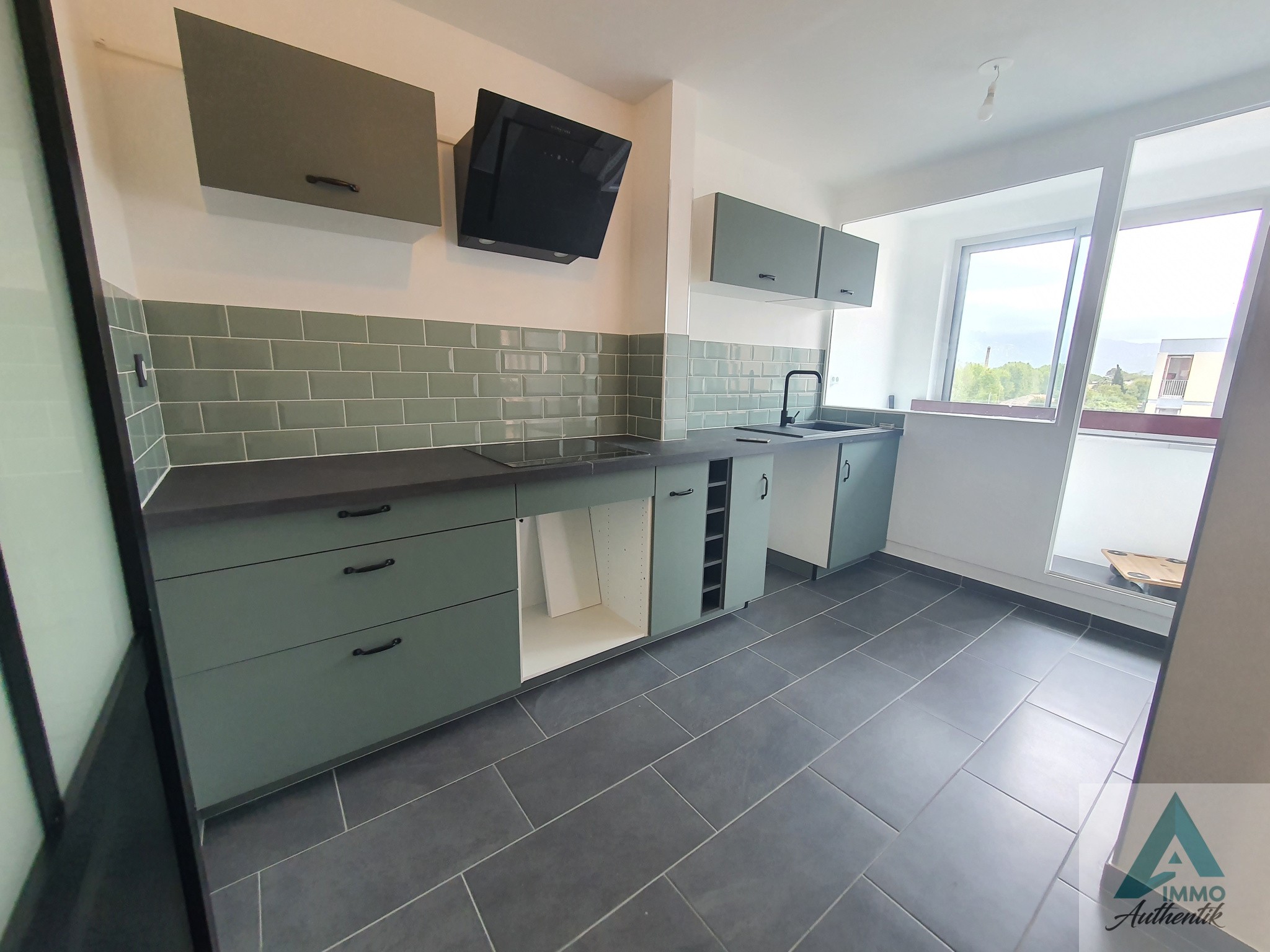 13400 AUBAGNE APPARTEMENT TYPE 4 84.84 M2  RESIDENCE LA MALOUNIERE — photo 3