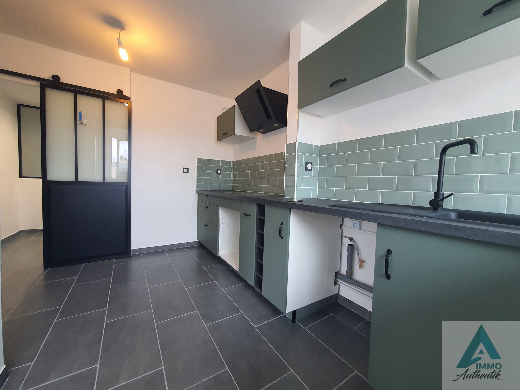 13400 AUBAGNE APPARTEMENT TYPE 4 84.84 M2  RESIDENCE LA MALOUNIERE — photo 2