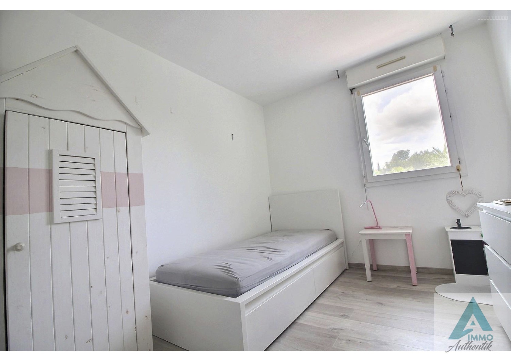 LA CIOTAT APPARTEMENT T5 MEUBLÉ - TERRASSE - GARAGE - PLACE DE PARKING PRIVATIVE — photo 7