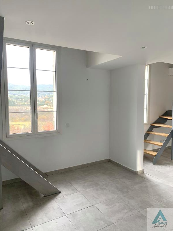 APPARTEMENT TYPE 2/3 ATYPIQUE AVEC MEZZANINES — photo 3