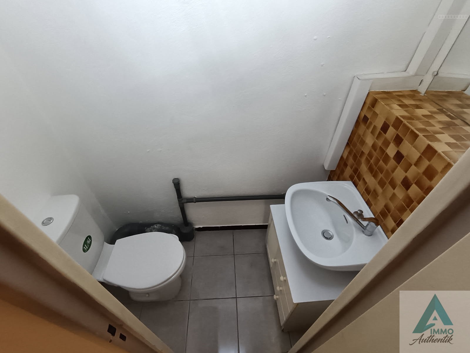 LA SEYNE SUR MER  / AVENUE GARIBALDI / LOCAL COMMERCIAL 70.53m2 — photo 5