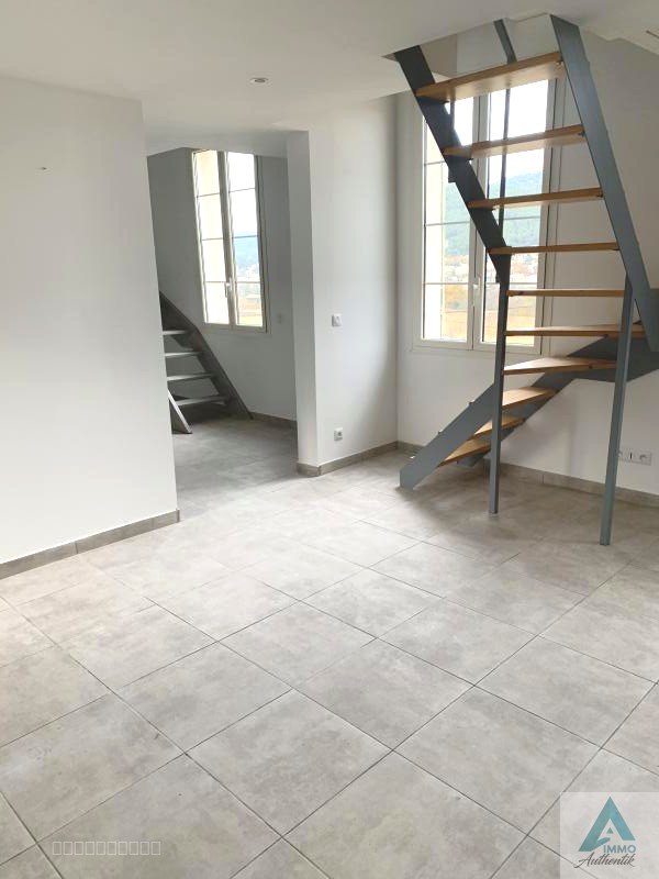 APPARTEMENT TYPE 2/3 ATYPIQUE AVEC MEZZANINES — photo 2