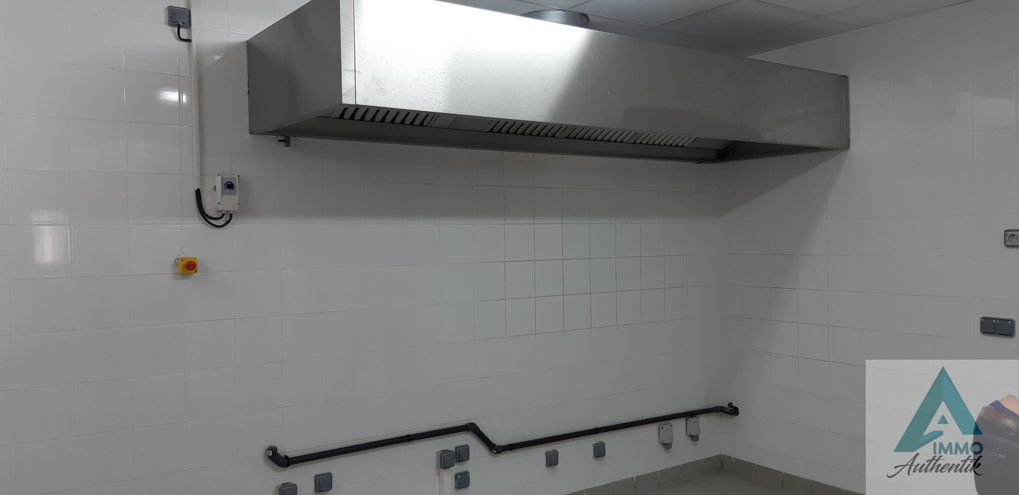 13360 ROQUEVAIRE LOCAL COMMERCIAL 74.56 m2 DEUX PIECES QUARTIER  PONT DE JOUX — photo 6