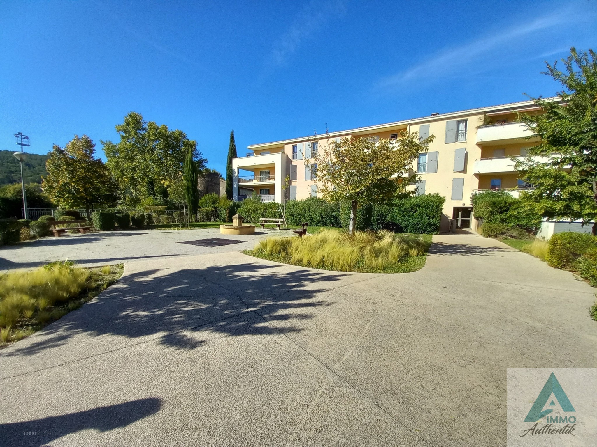 13112 LA DESTROUSSE APPARTEMENT 3PIECES STATIONNEMENT — photo 2
