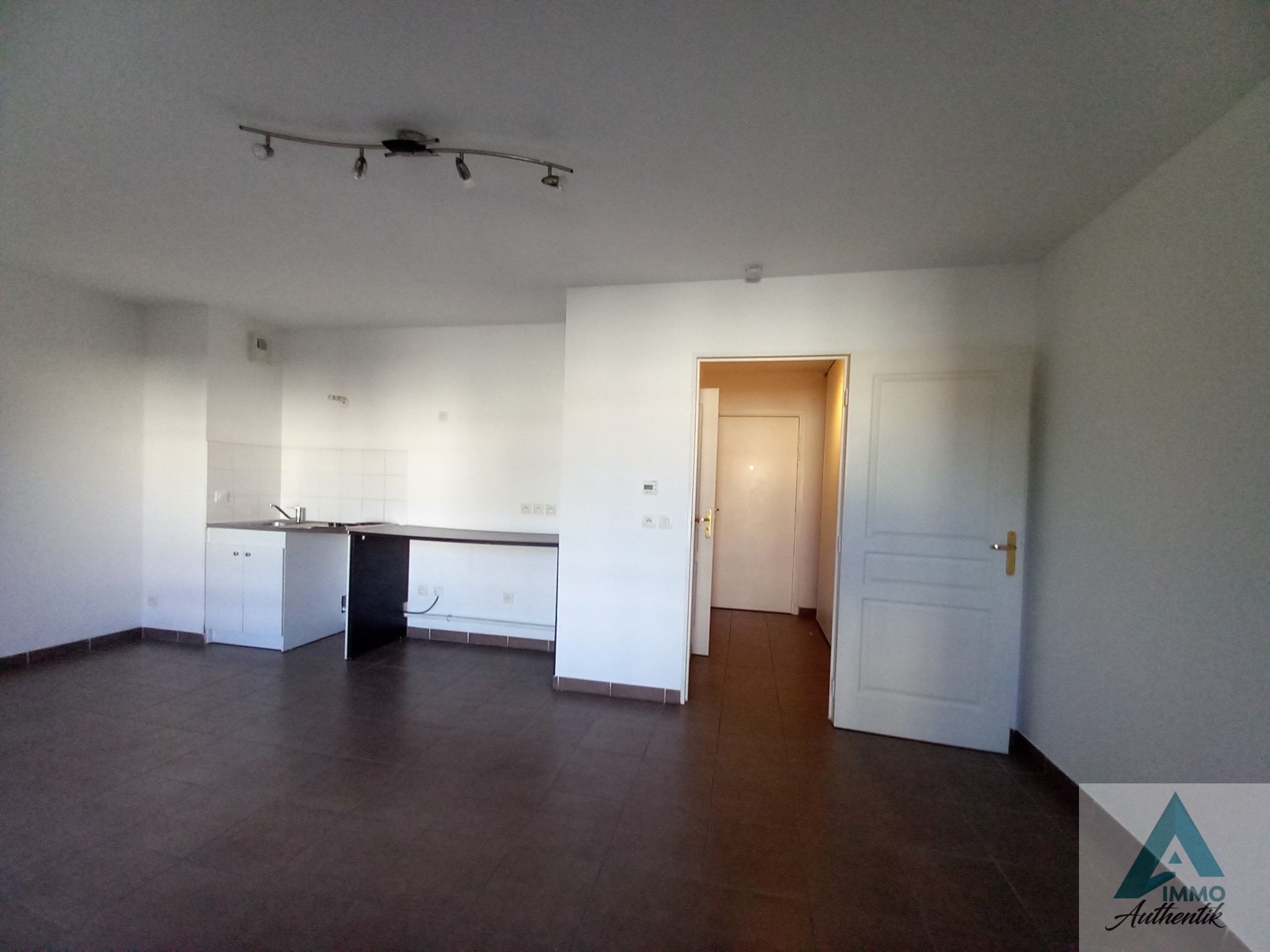 13112 LA DESTROUSSE APPARTEMENT 3PIECES STATIONNEMENT — photo 4