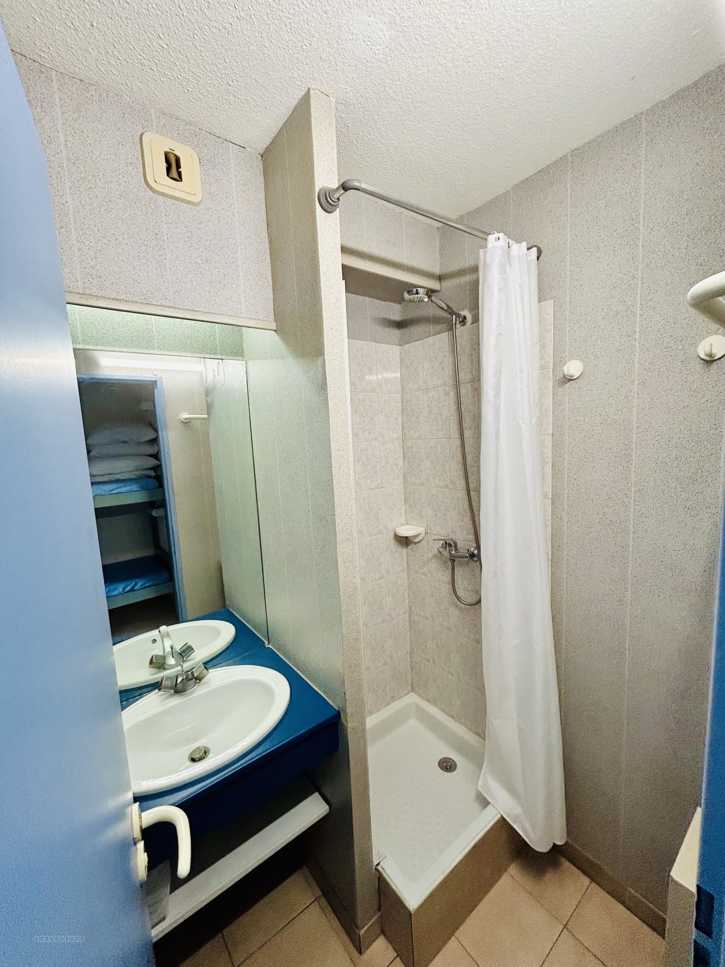 A Vendre - Studio Cabine avec Extérieur Balruc-Les-Bains — photo 6