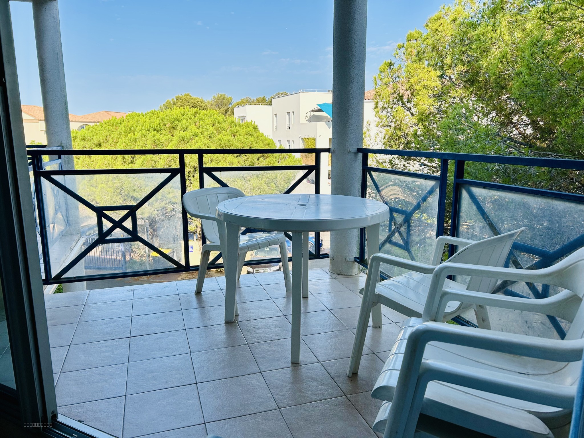 A Vendre - Studio Cabine avec Extérieur Balruc-Les-Bains — photo 2