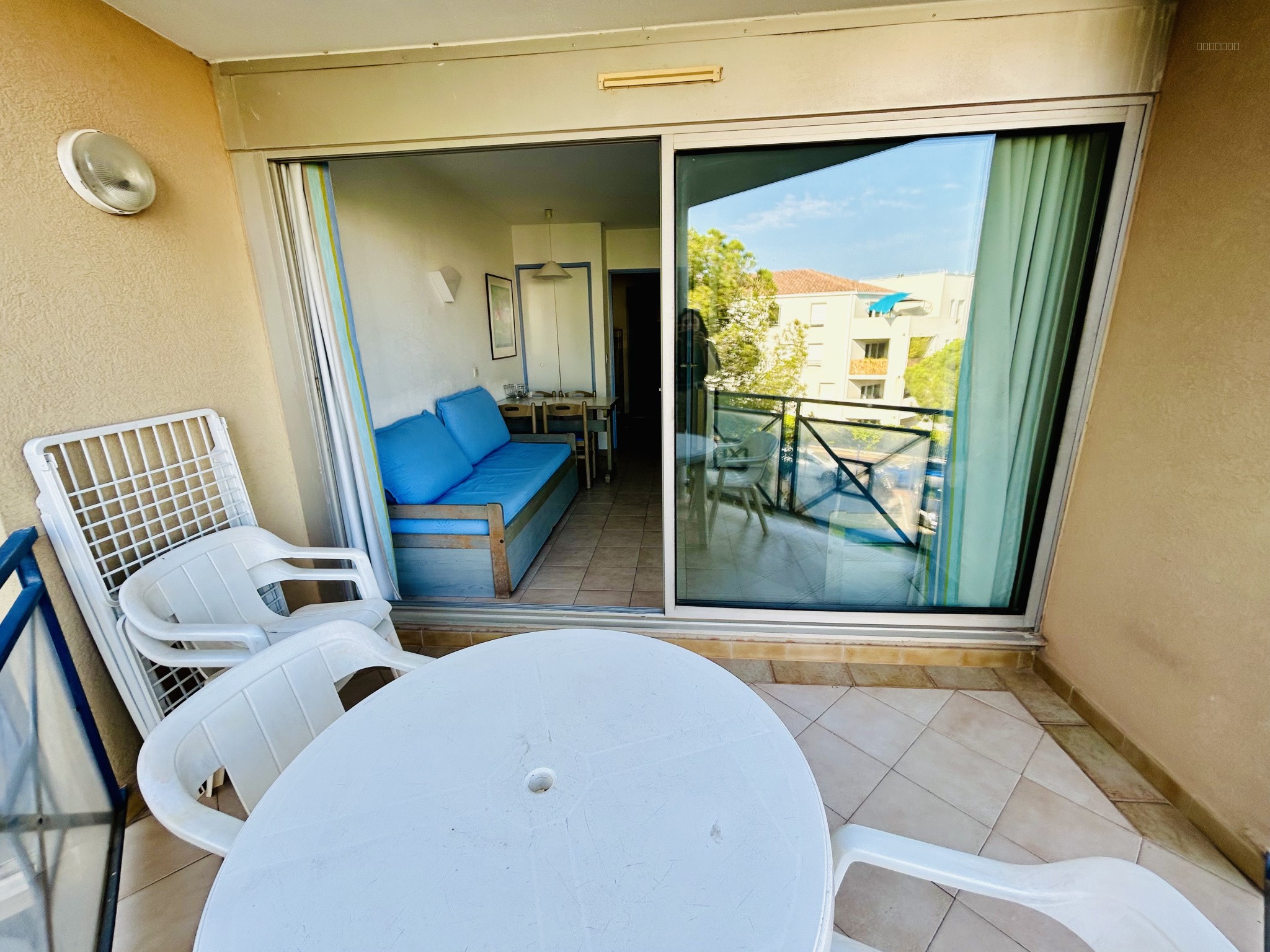 A Vendre - Studio Cabine avec Extérieur Balruc-Les-Bains — photo 3