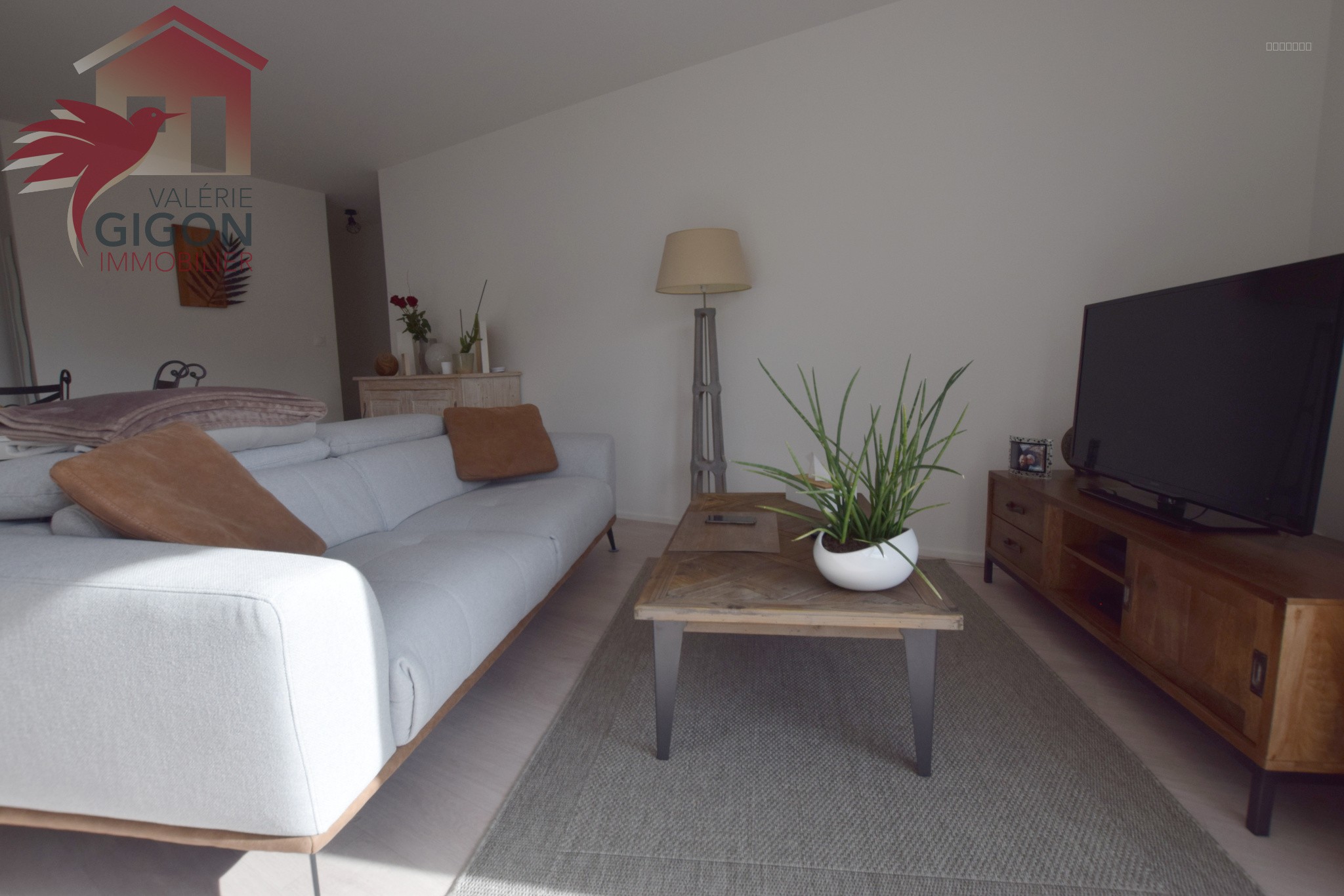 BEL APPARTEMENT TOTALEMENT RENOVE, TRES BIEN ENTRETENU, LUMINEUX ET FONCTIONNEL dans petite copropriété avec b — photo 3