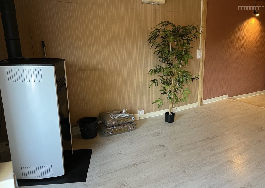 Maison en pierres dans quartier calme — photo 17