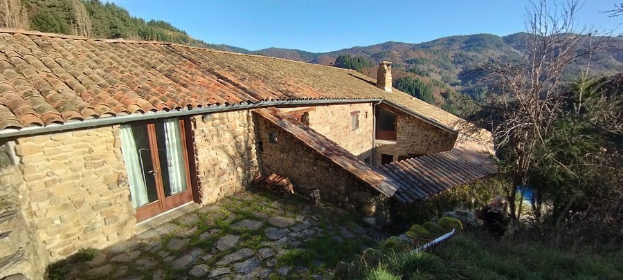 Grande maison avec gîte, piscine chauffée et vue panoramique. — photo 13