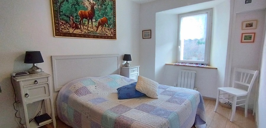 Dans petit village trés tranquille, appartement dans maison pierres. — photo 6