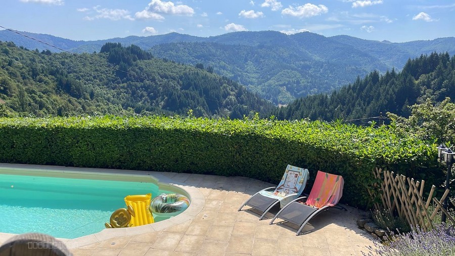Grande maison avec gîte, piscine chauffée et vue panoramique. — photo 4