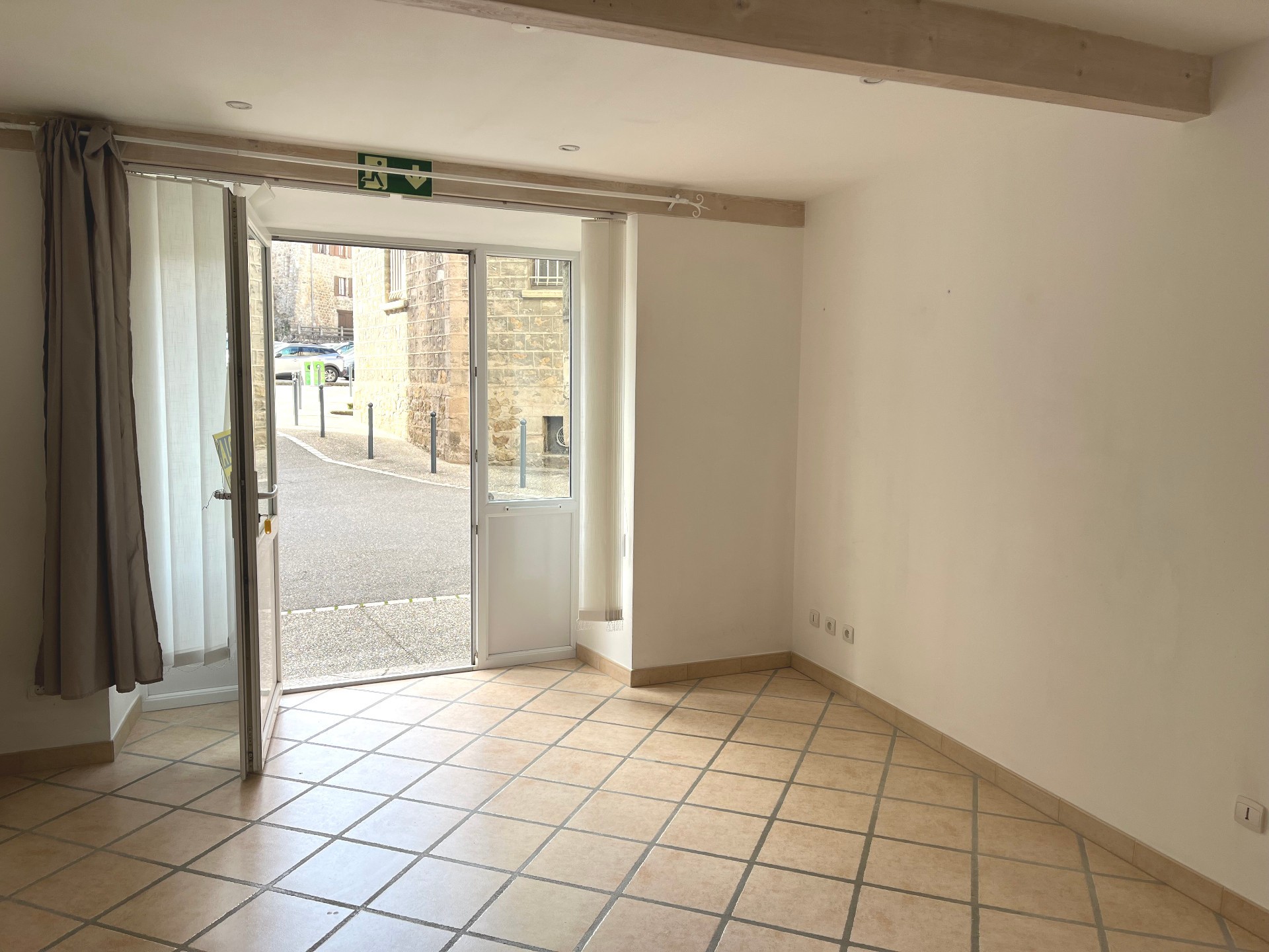 local_commercial Le cheylard — photo 3