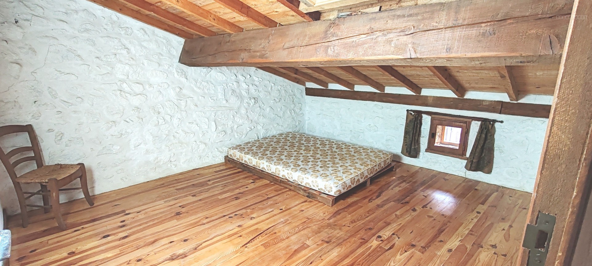 Maison de village rénovée - 07270 GILHOC SUR ORMEZE — photo 9