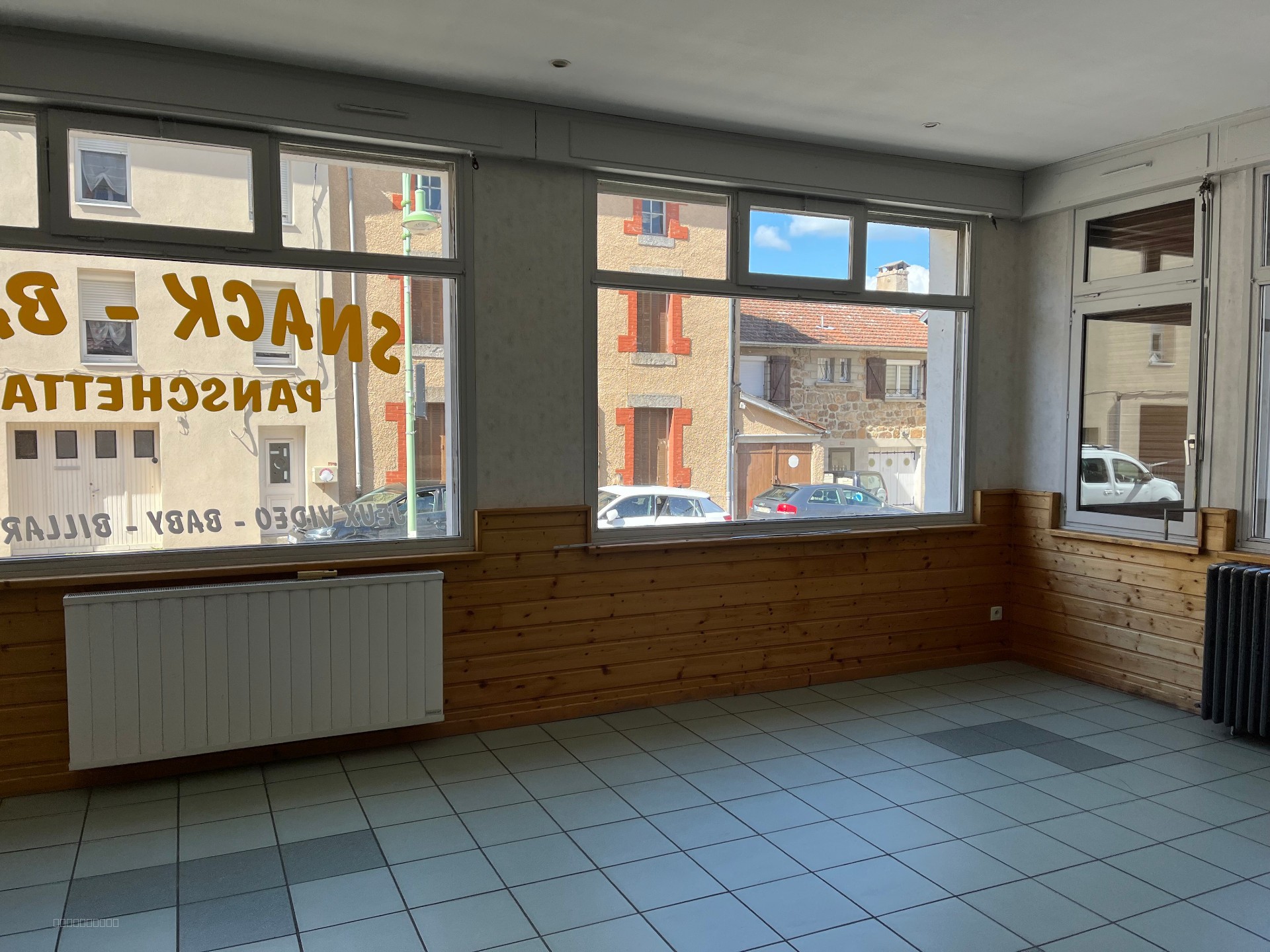 local_commercial St agreve — photo 2