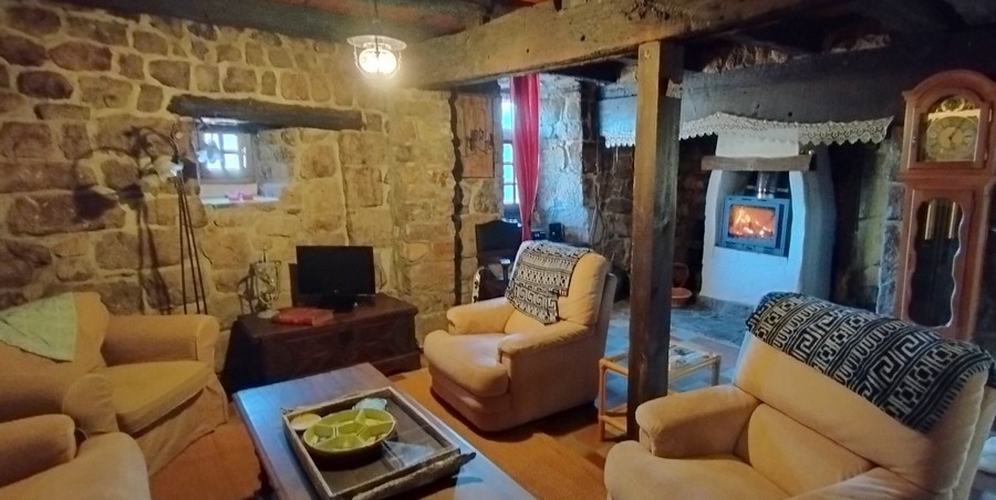Grande maison avec gîte, piscine chauffée et vue panoramique. — photo 6