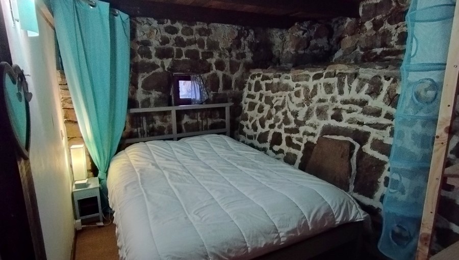 Grande maison avec gîte, piscine chauffée et vue panoramique. — photo 16
