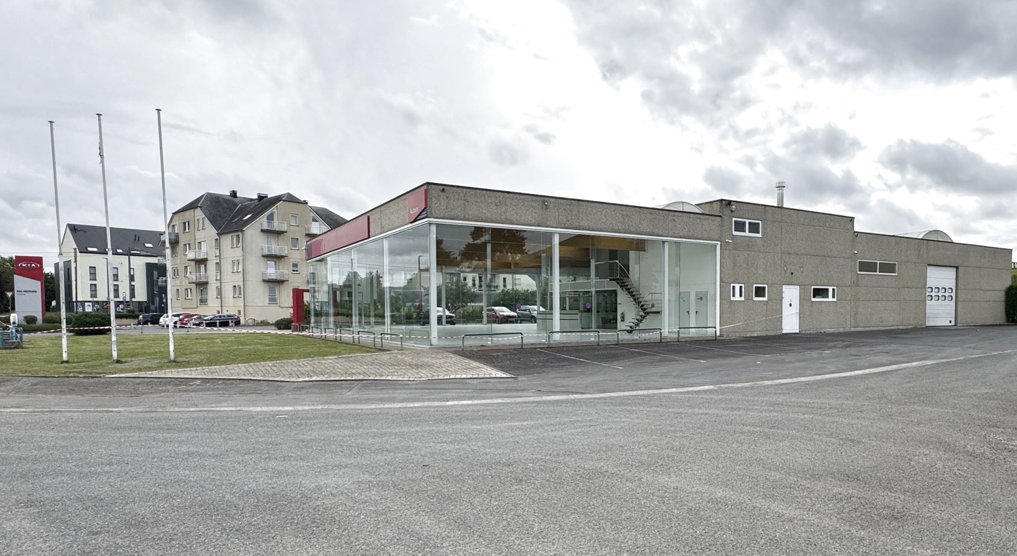Locaux Garage automobile aux normes d'activité, 3 Frontières GD Luxembourg, France, Belgique — photo 12