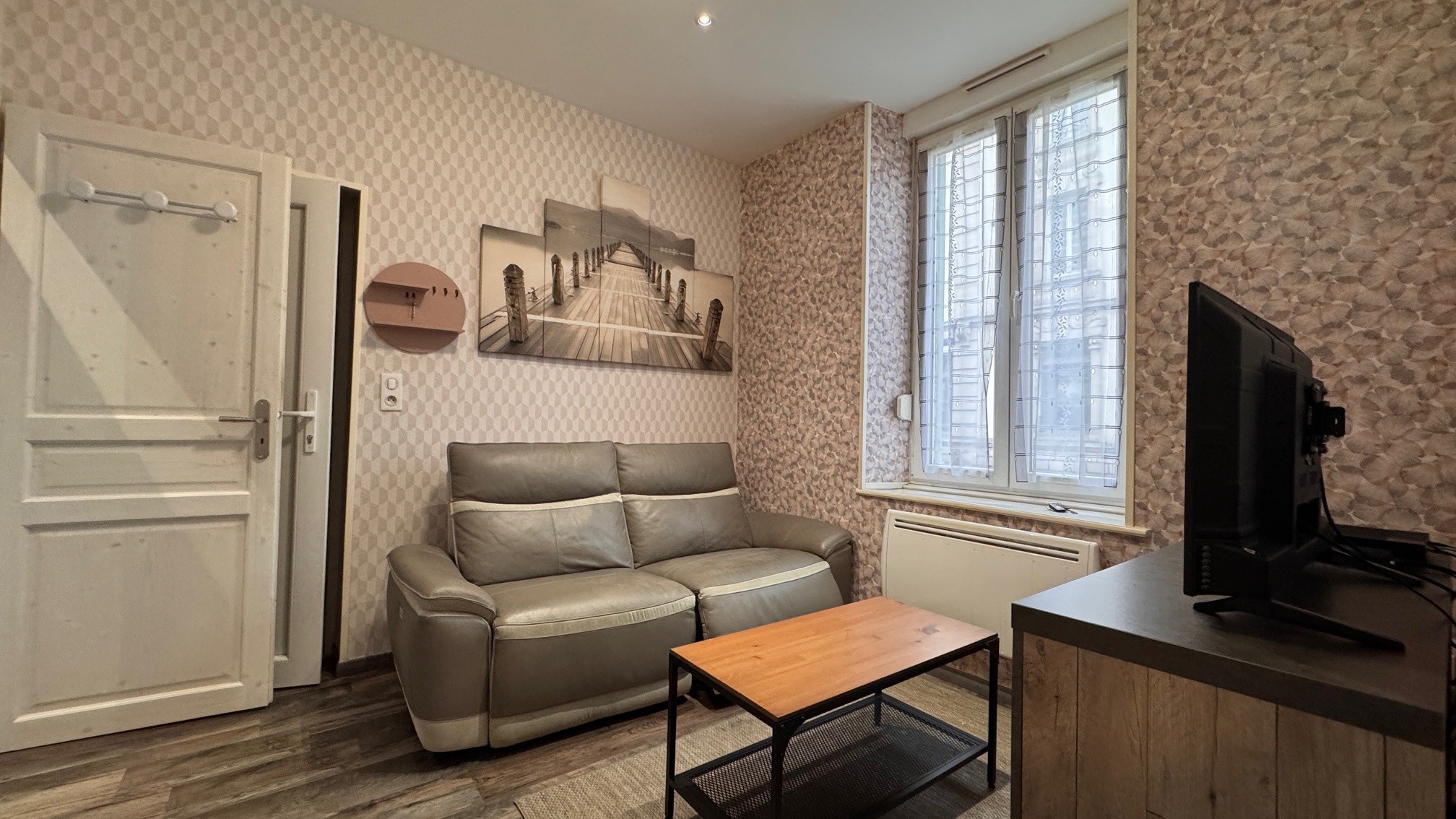 Appartement F2, rez-de-chaussée, entièrement meublé au centre-ville de LONGUYON — photo 2