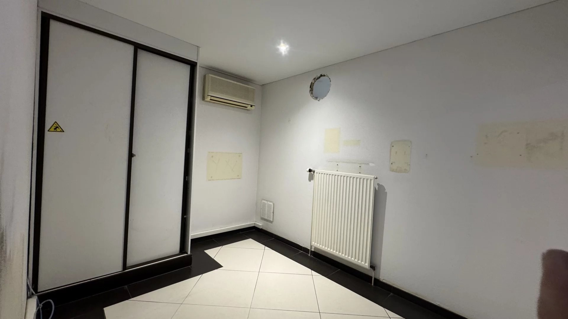 longwy-haut, grand local commercial, centre ville, proche stationnement, commodités — photo 19
