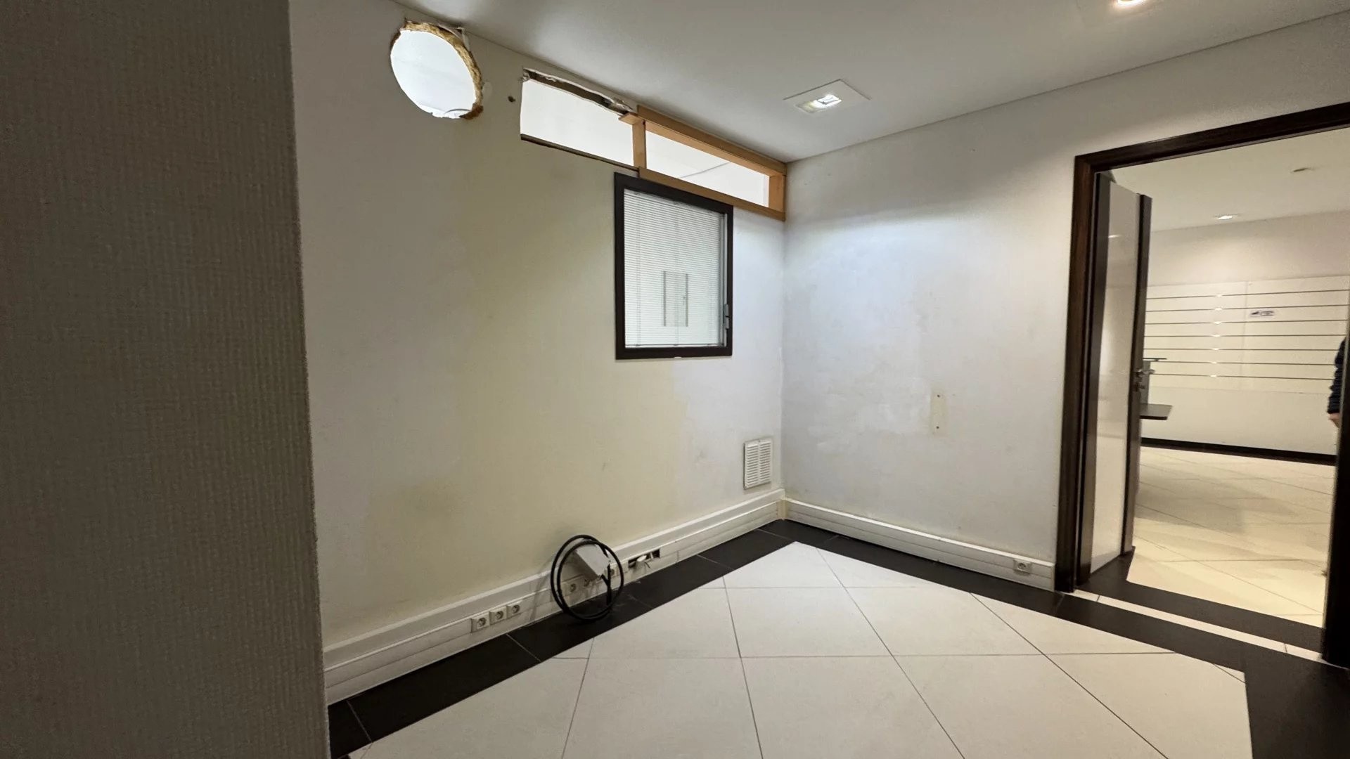 longwy-haut, grand local commercial, centre ville, proche stationnement, commodités — photo 17