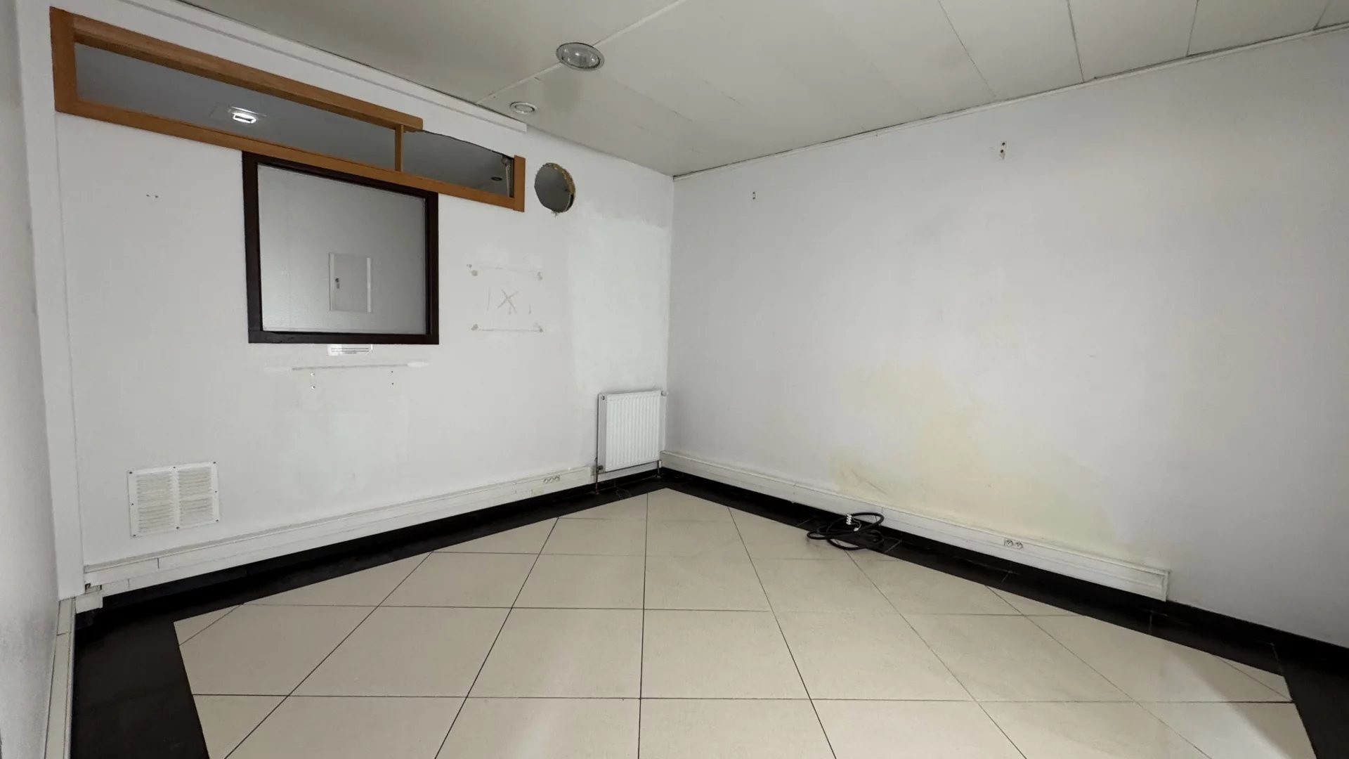 longwy-haut, grand local commercial, centre ville, proche stationnement, commodités — photo 14