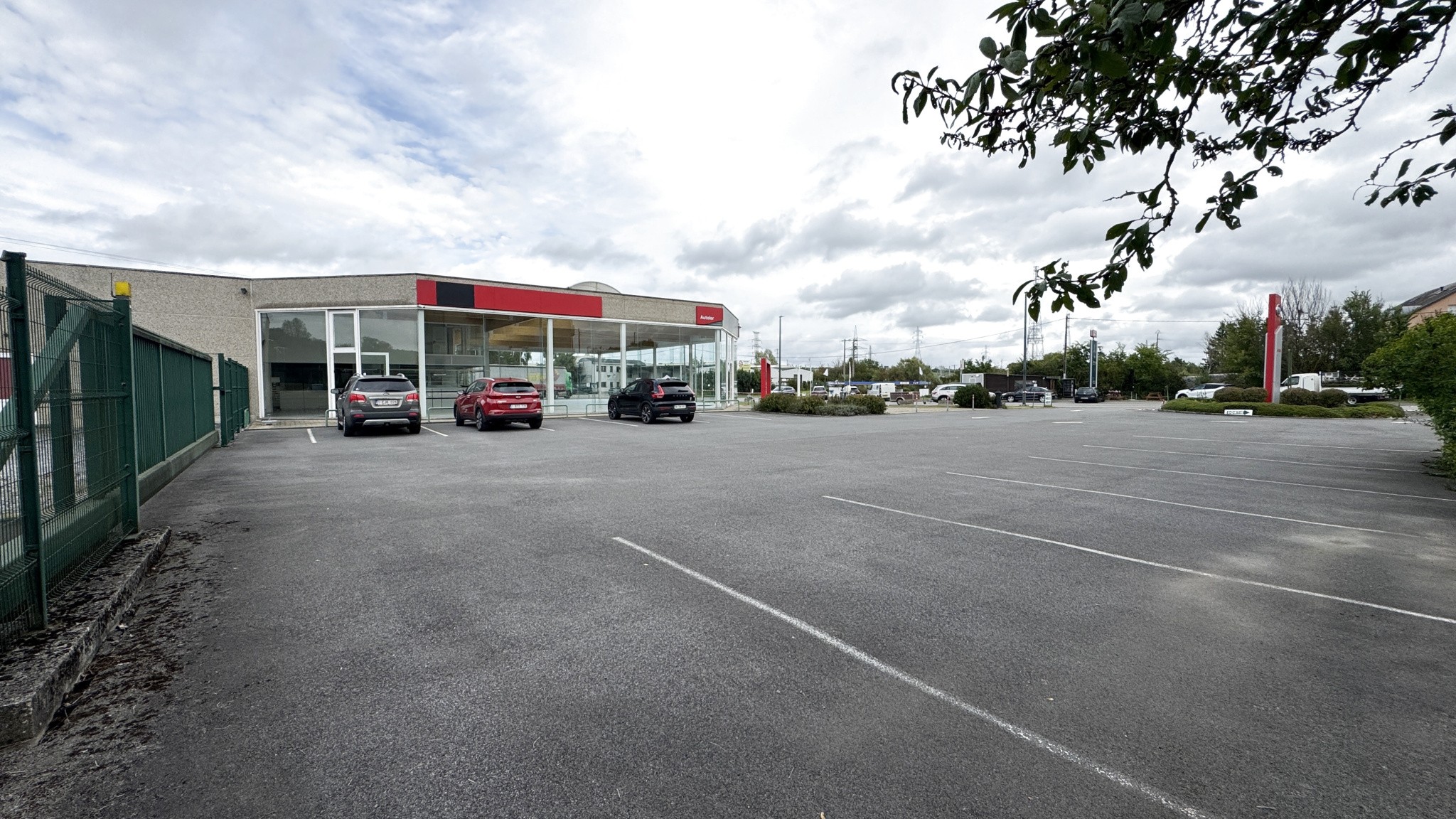Locaux Garage automobile aux normes d'activité, 3 Frontières GD Luxembourg, France, Belgique — photo 9