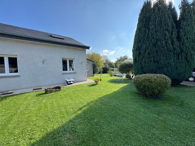 Maison F4 à JONZAC (17) sur 1200m2  Jardin+ Garage — photo 2