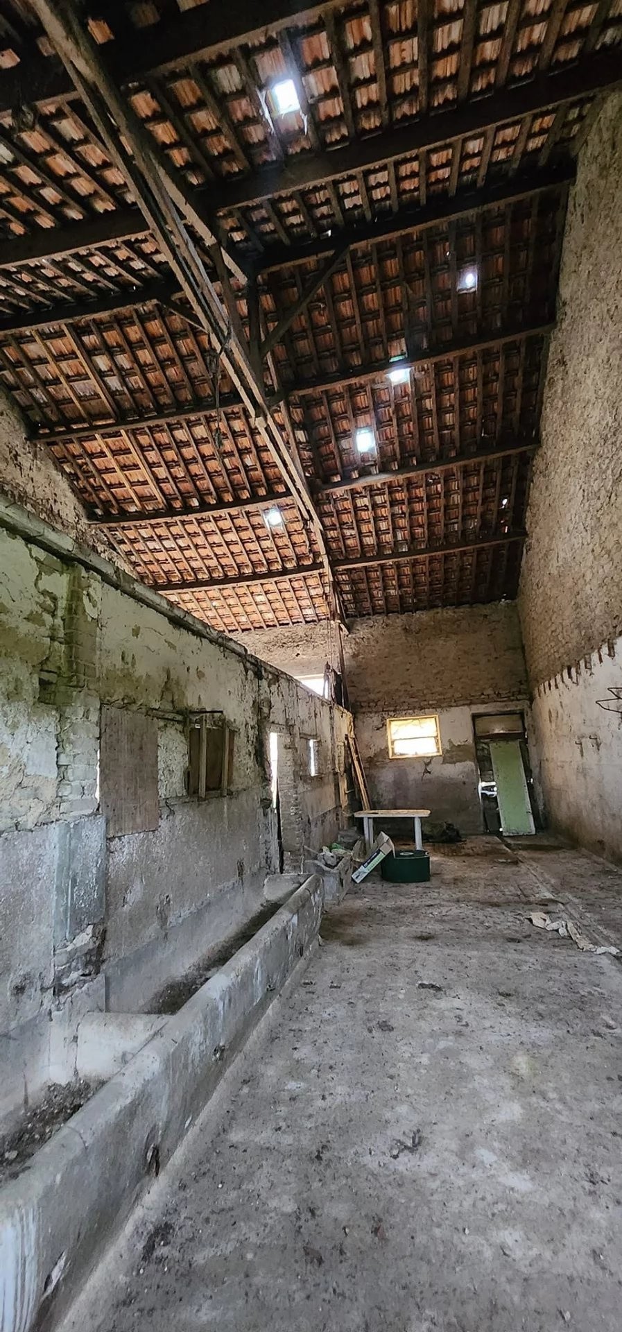 Grange de 140m2 au sol + une maison — photo 3
