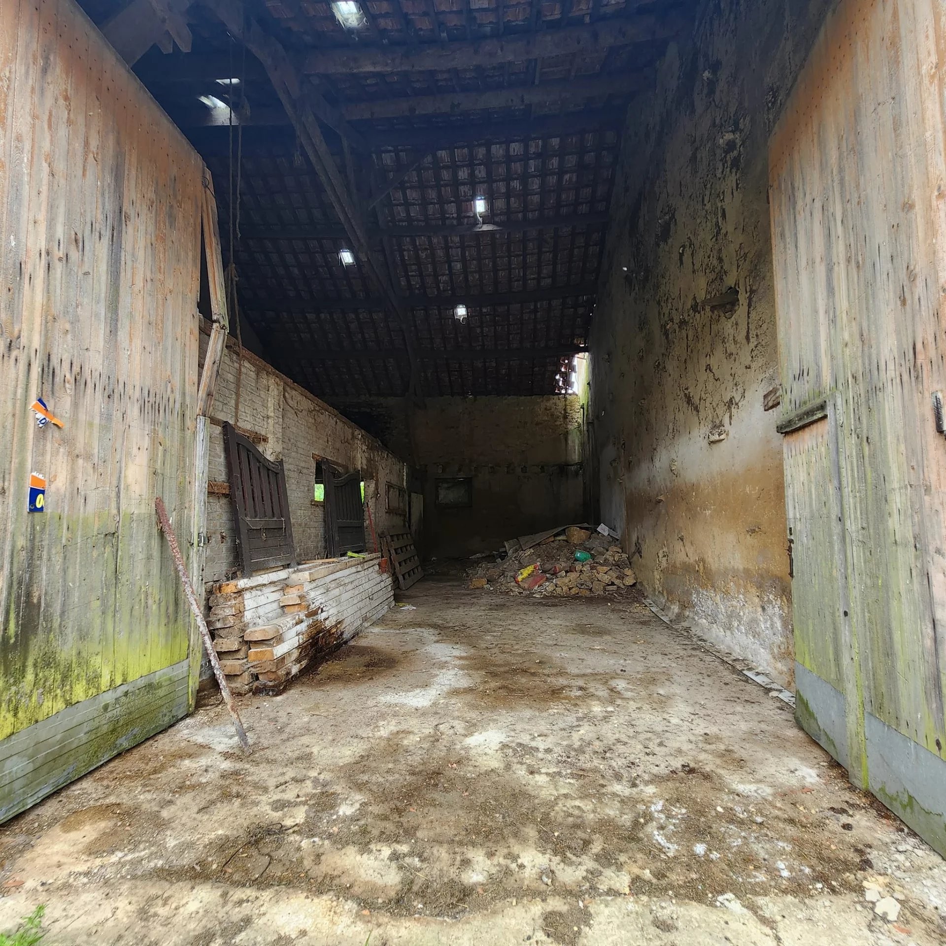 Grange de 140m2 au sol + une maison — photo 4