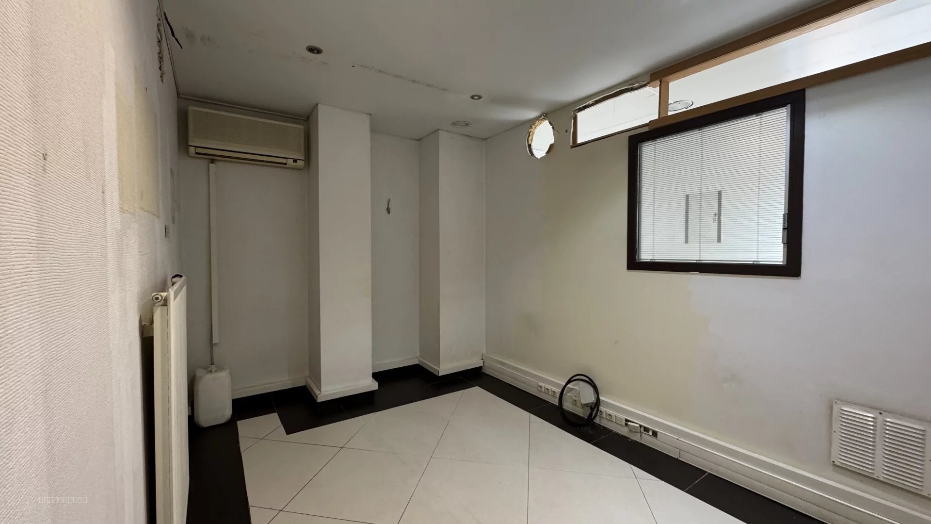 longwy-haut, grand local commercial, centre ville, proche stationnement, commodités — photo 16