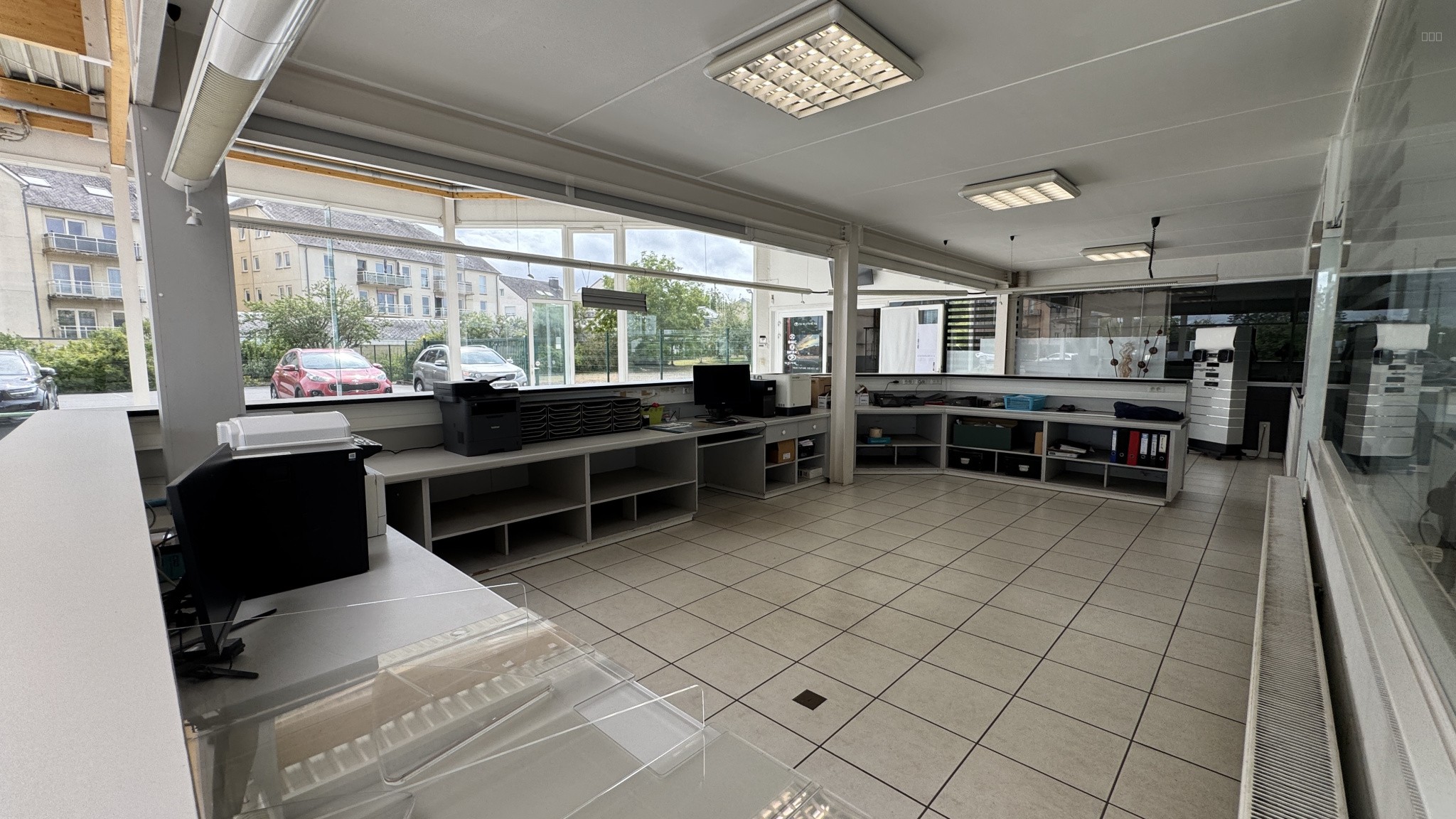 Locaux Garage automobile aux normes d'activité, 3 Frontières GD Luxembourg, France, Belgique — photo 13