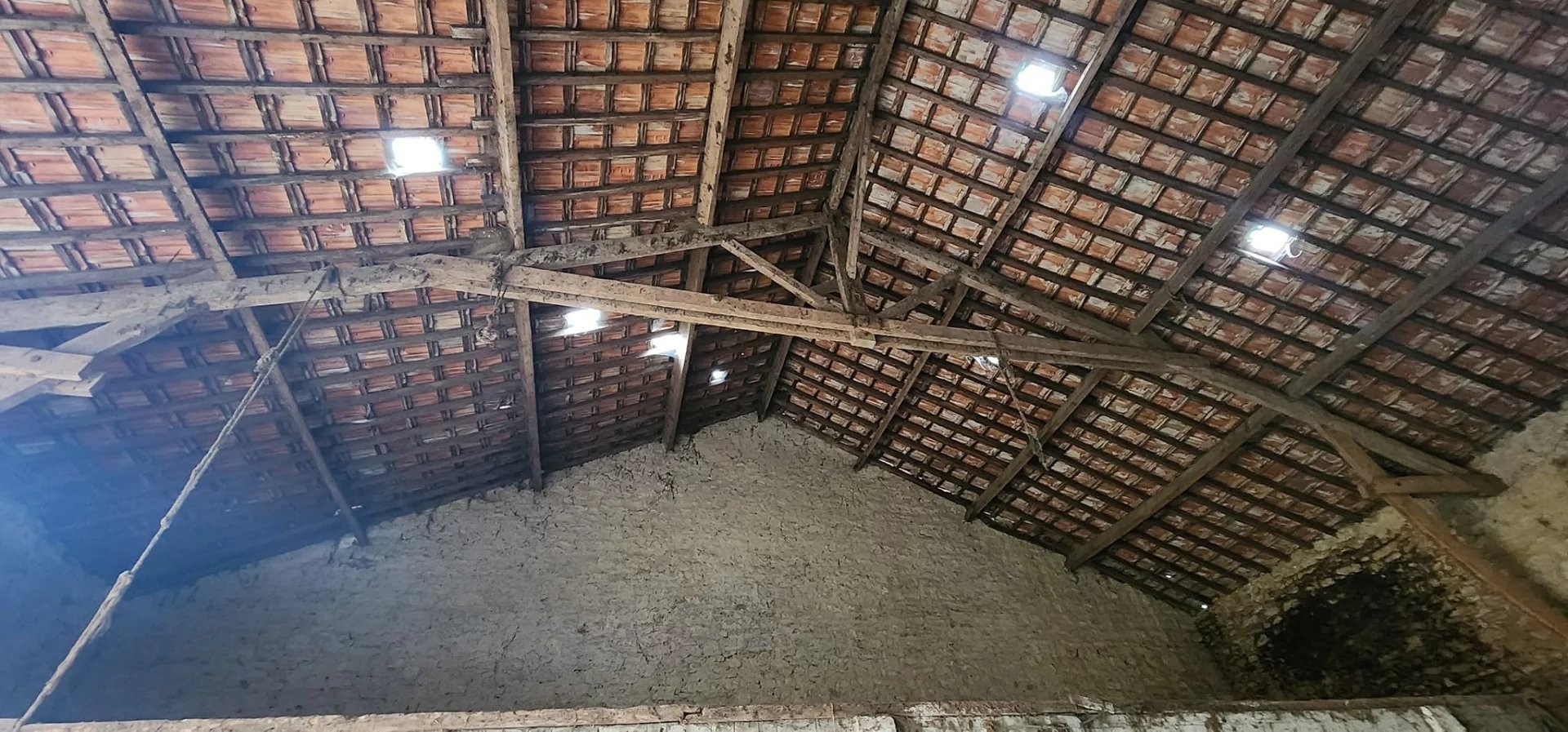 Grange de 140m2 au sol + une maison — photo 2