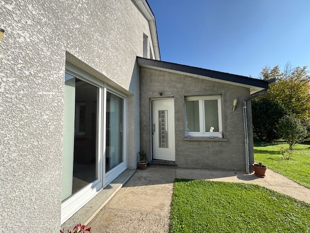 Maison F4 à JONZAC (17) sur 1200m2  Jardin+ Garage — photo 4