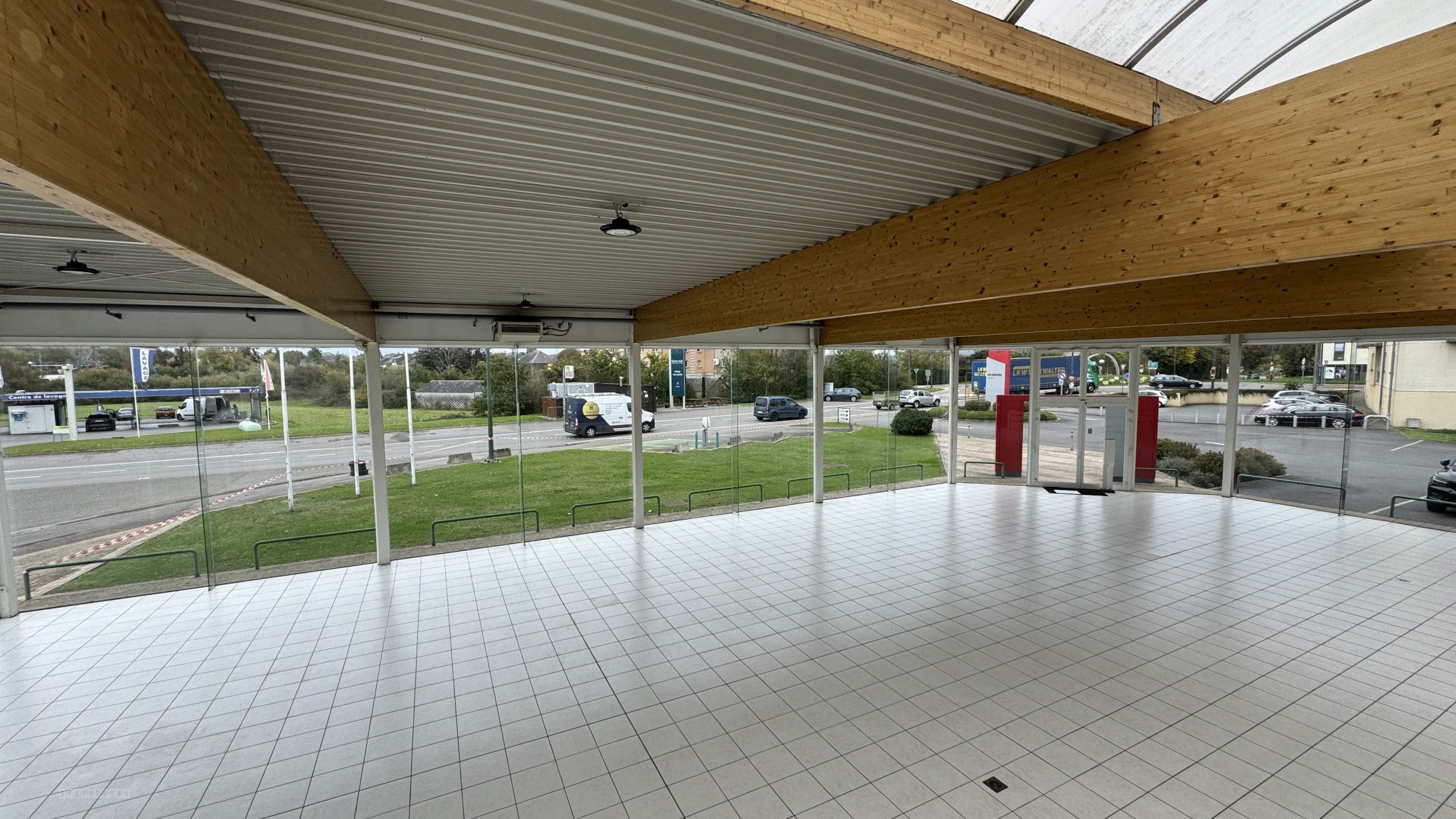 Locaux Garage automobile aux normes d'activité, 3 Frontières GD Luxembourg, France, Belgique — photo 10