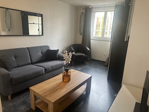 Livry-Gargan, immeuble avec local commercial de 204 m2 et 7 appartements — photo 11