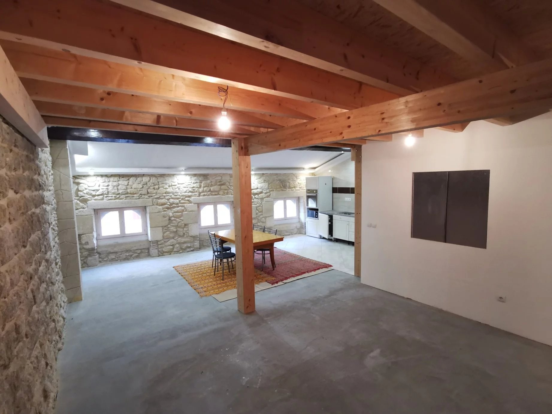 CENTRE DE SAINT MACAIRE - LOCAL PROFESSIONNEL AVEC HABITATION — photo 8