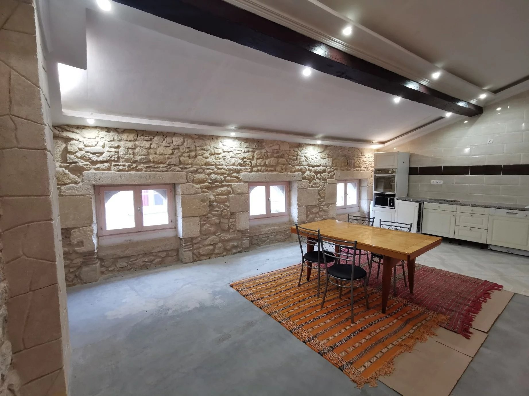 CENTRE DE SAINT MACAIRE - LOCAL PROFESSIONNEL AVEC HABITATION — photo 7