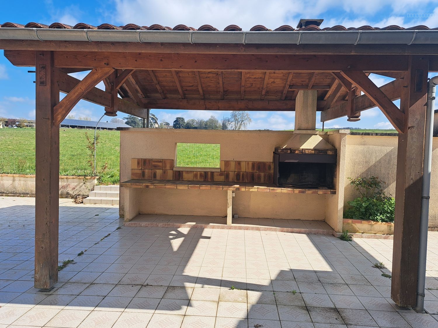 Ensemble immobilier sur 3000 m2 de terrain avec garages ! — photo 15
