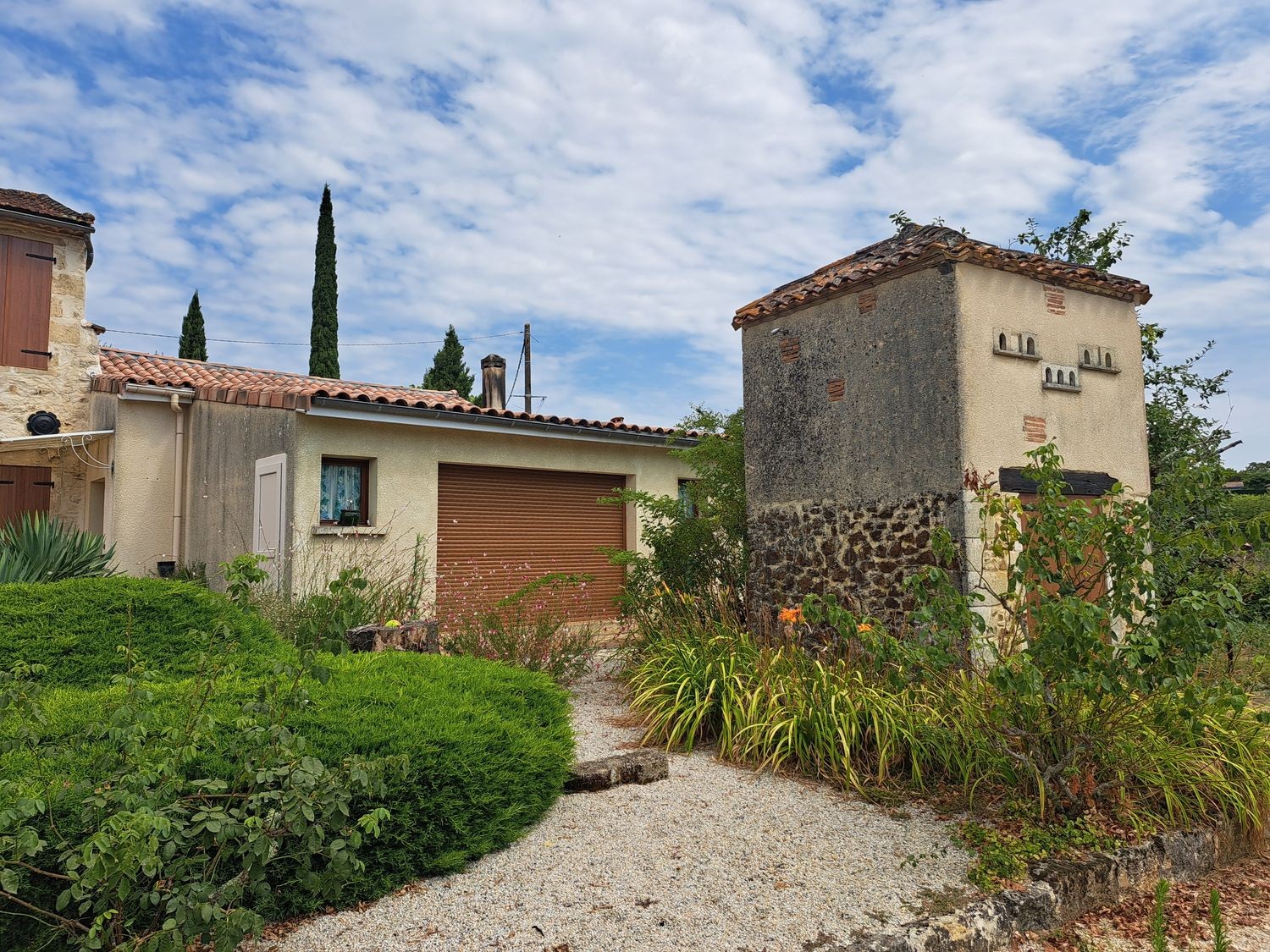 À vendre, charmante maison en pierre avec 7000 m2 de terrain - Réf 116 — photo 3