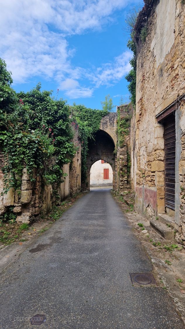 COEUR HISTORIQUE DE ST MACAIRE - MAISON À RÉNOVER — photo 2