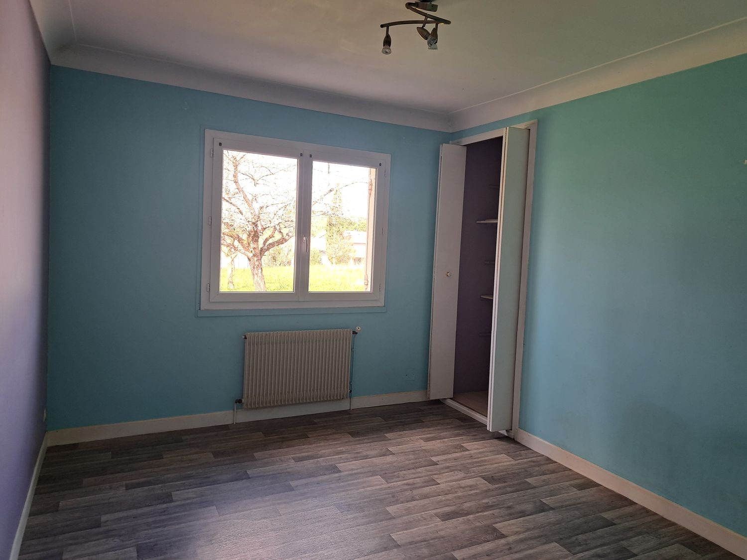 Ensemble immobilier sur 3000 m2 de terrain avec garages ! — photo 12