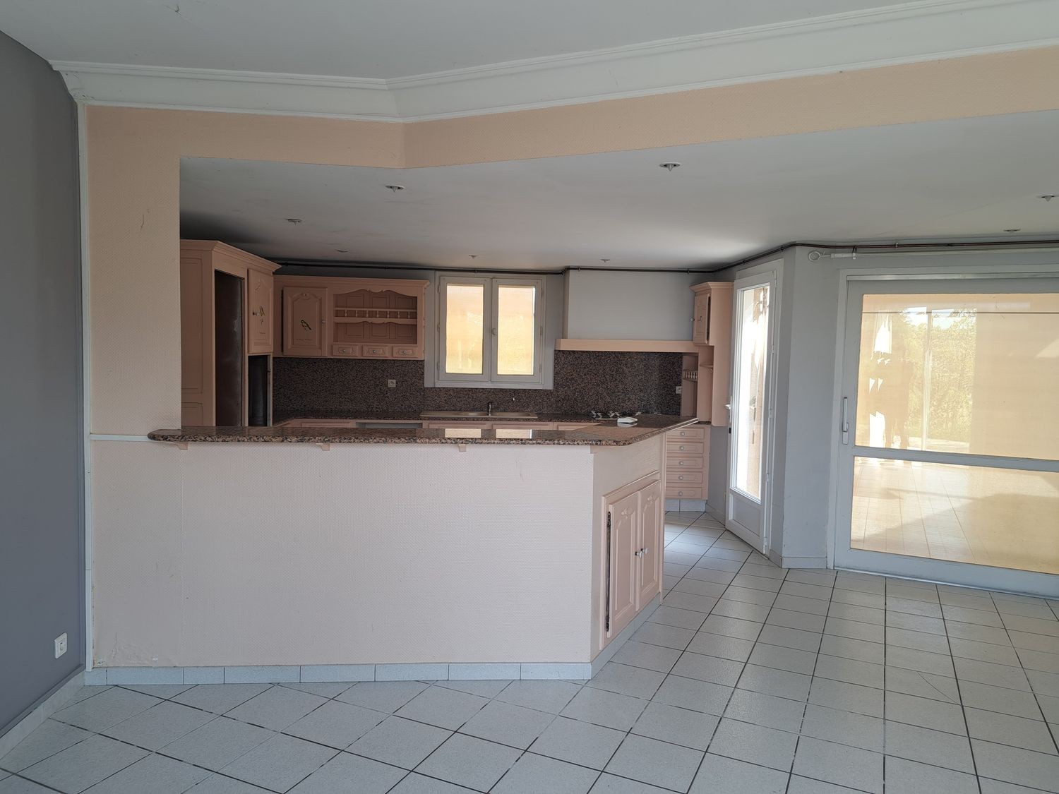 Ensemble immobilier sur 3000 m2 de terrain avec garages ! — photo 9