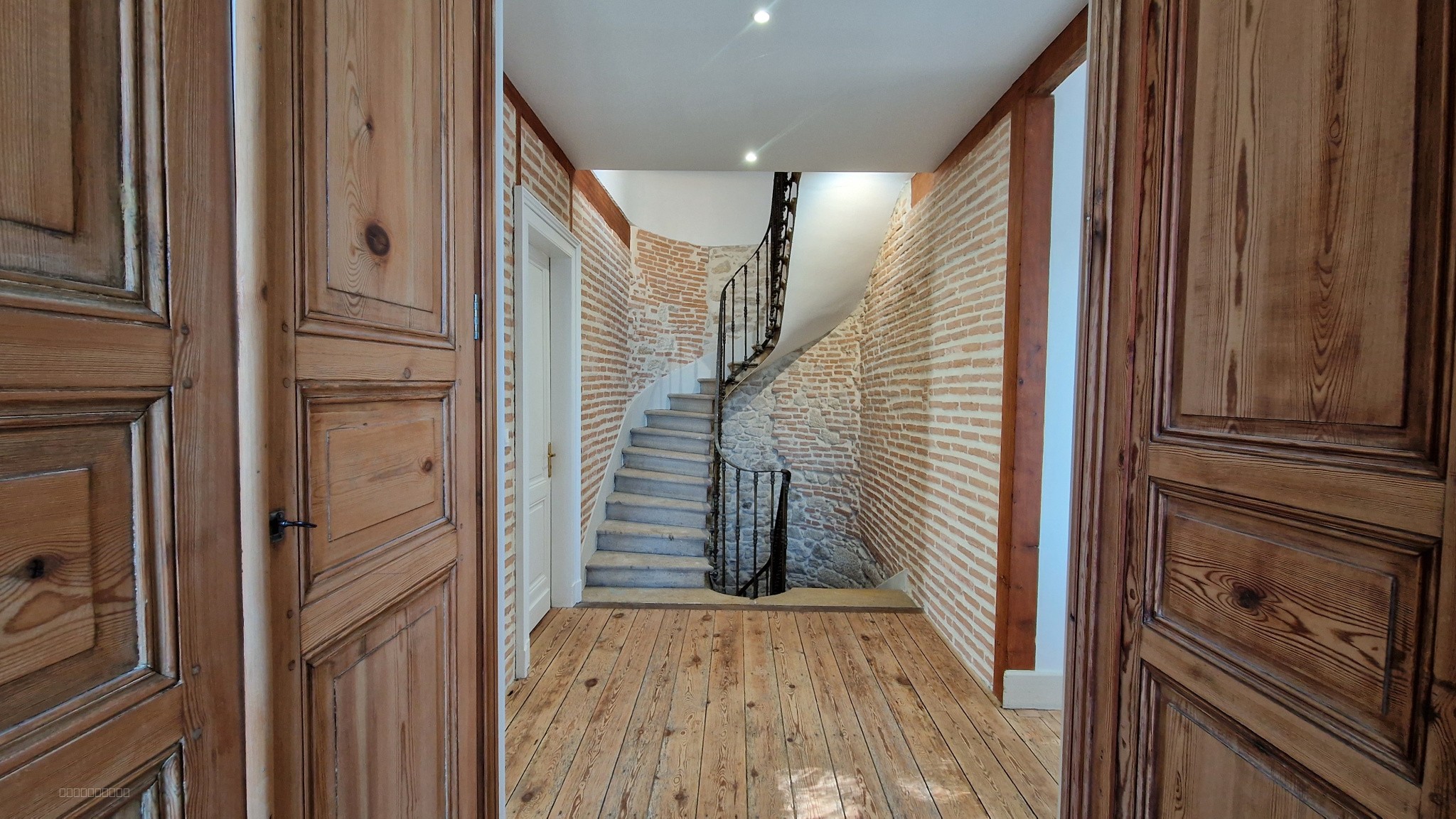 ENSEMBLE IMMOBILIER: MAISON DE MAÎTRE + MAISON T3 + DÉPENDANCE DE 110 M2 — photo 10