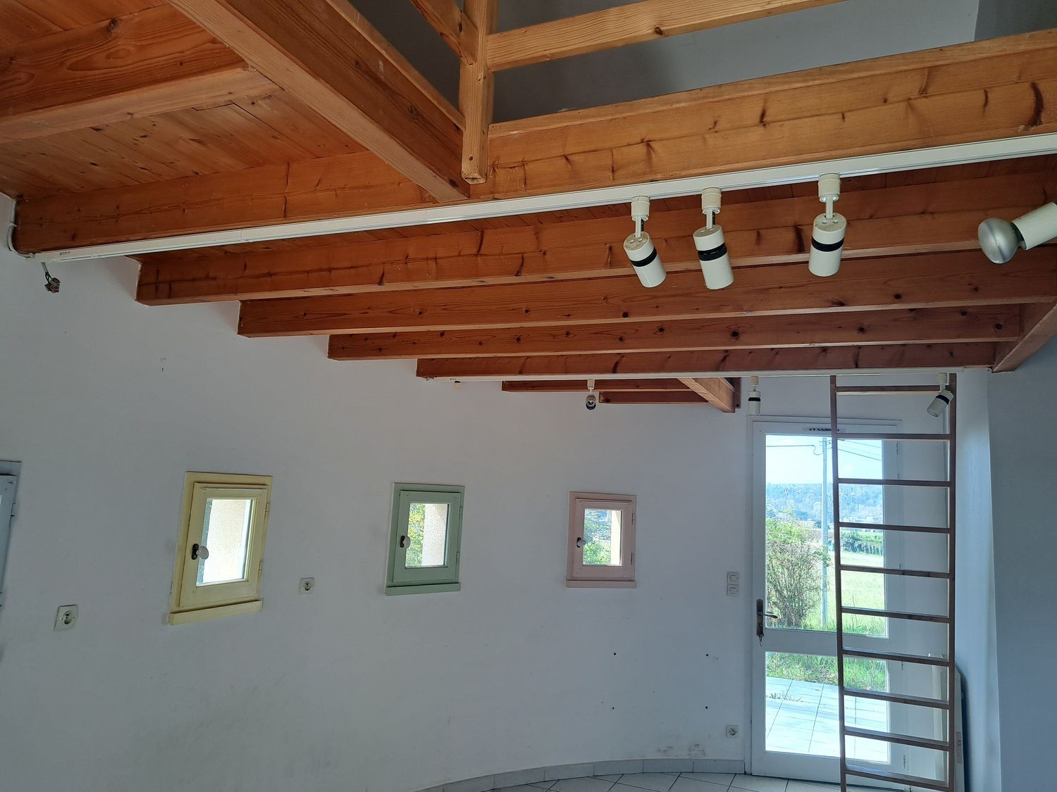 Ensemble immobilier sur 3000 m2 de terrain avec garages ! — photo 13